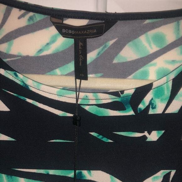 NWT BCBG long sleeve sheath dress👗leaf 🍃detail - Picture 3 of 4